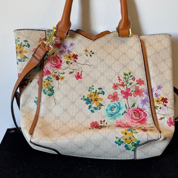 Steve Madden Beige Tote with Floral Pattern and Brown Straps - Picture 5 of 8